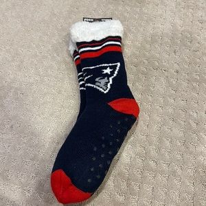 NEW WITH TAGS. patriots slipper socks